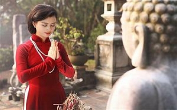 Như thế nào là ăn mặc lịch sự đến nơi thờ tự chùa chiền